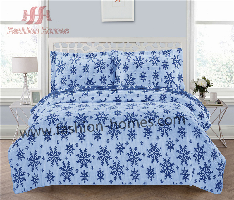 Snowflake Pattern Christmas Jacquard Quilt