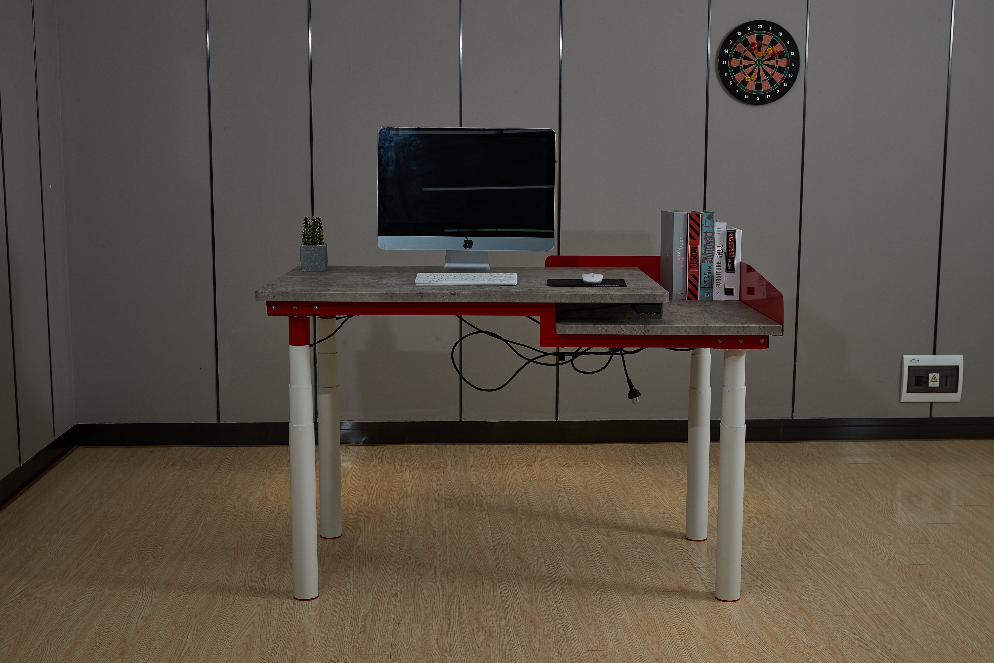 Electric lifting table/desk
