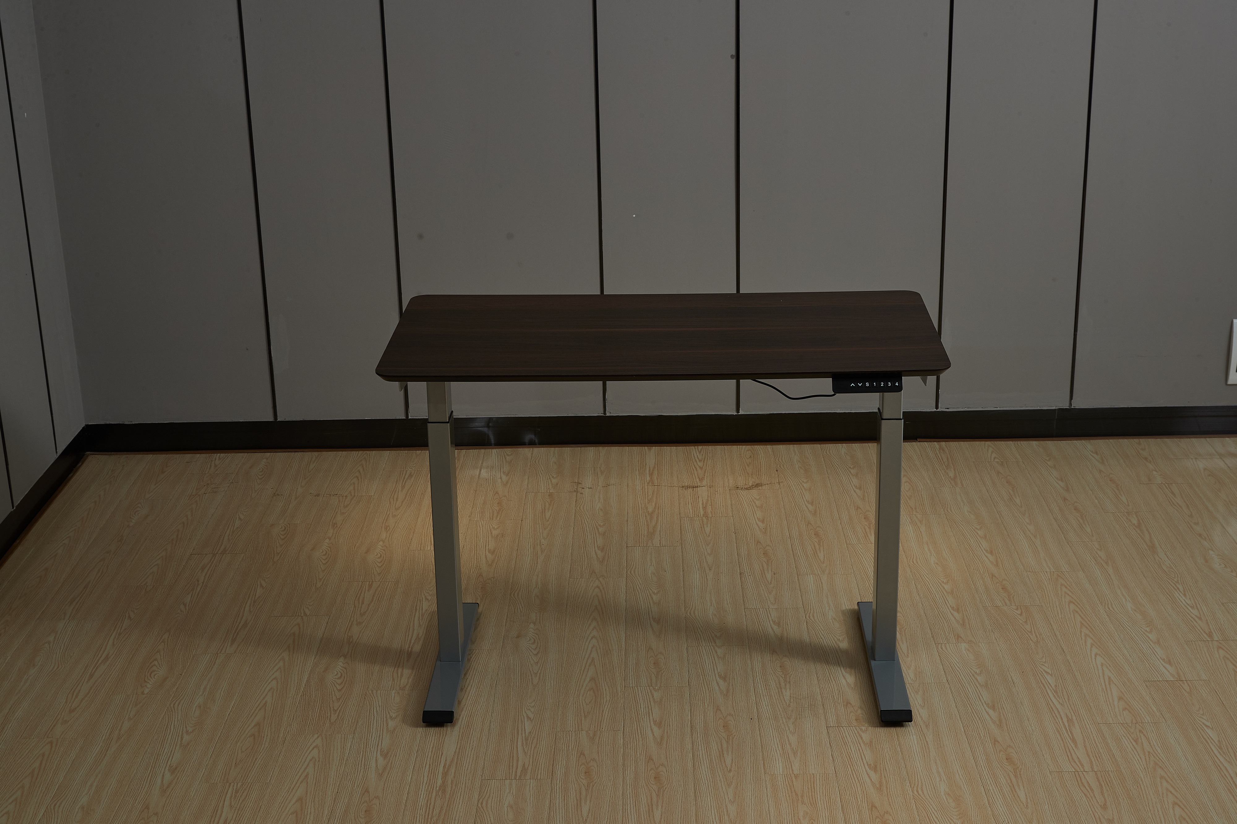 Electric lifting table/desk
