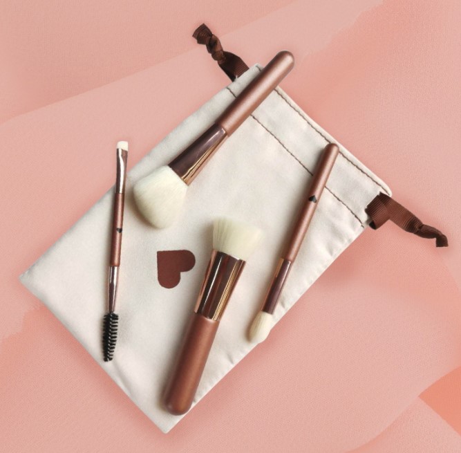 New Portable Makeup Brush Set 4 Mini makeup brushes Travel brush set