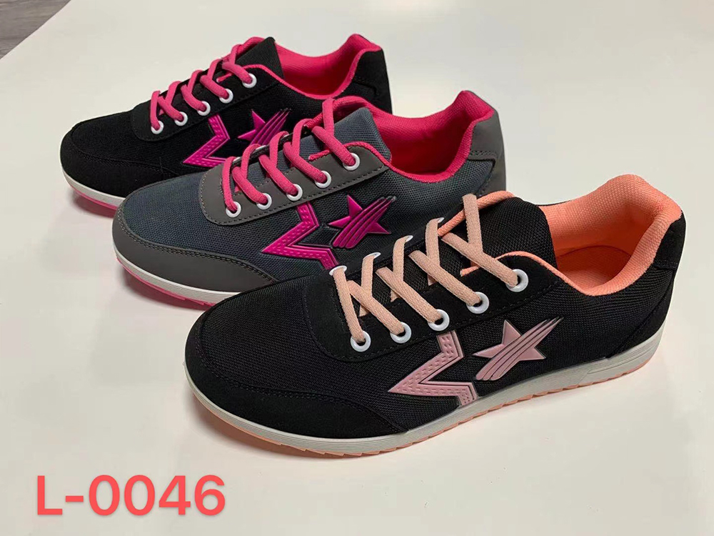Women's casual sneakers