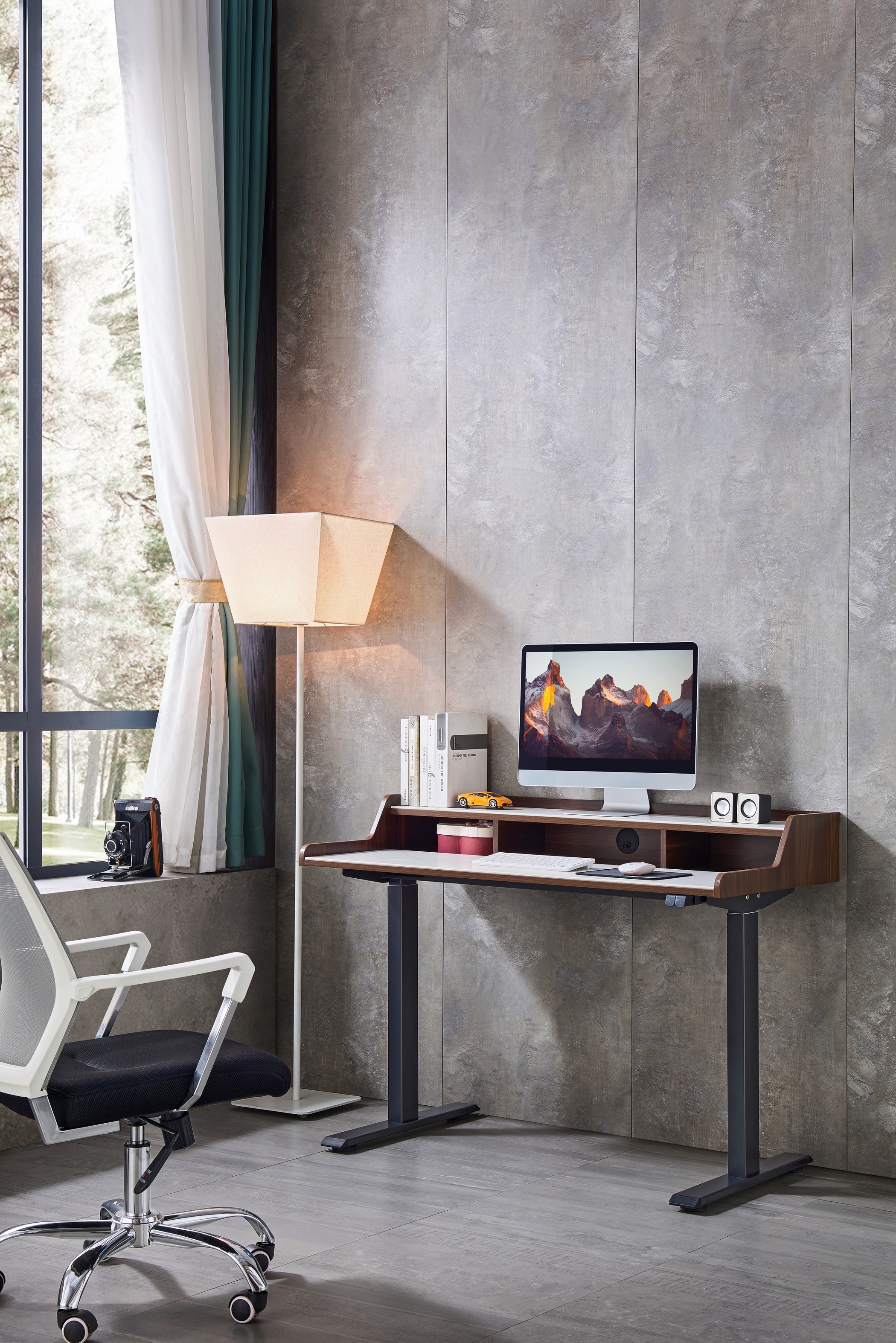 Electric lifting table/desk