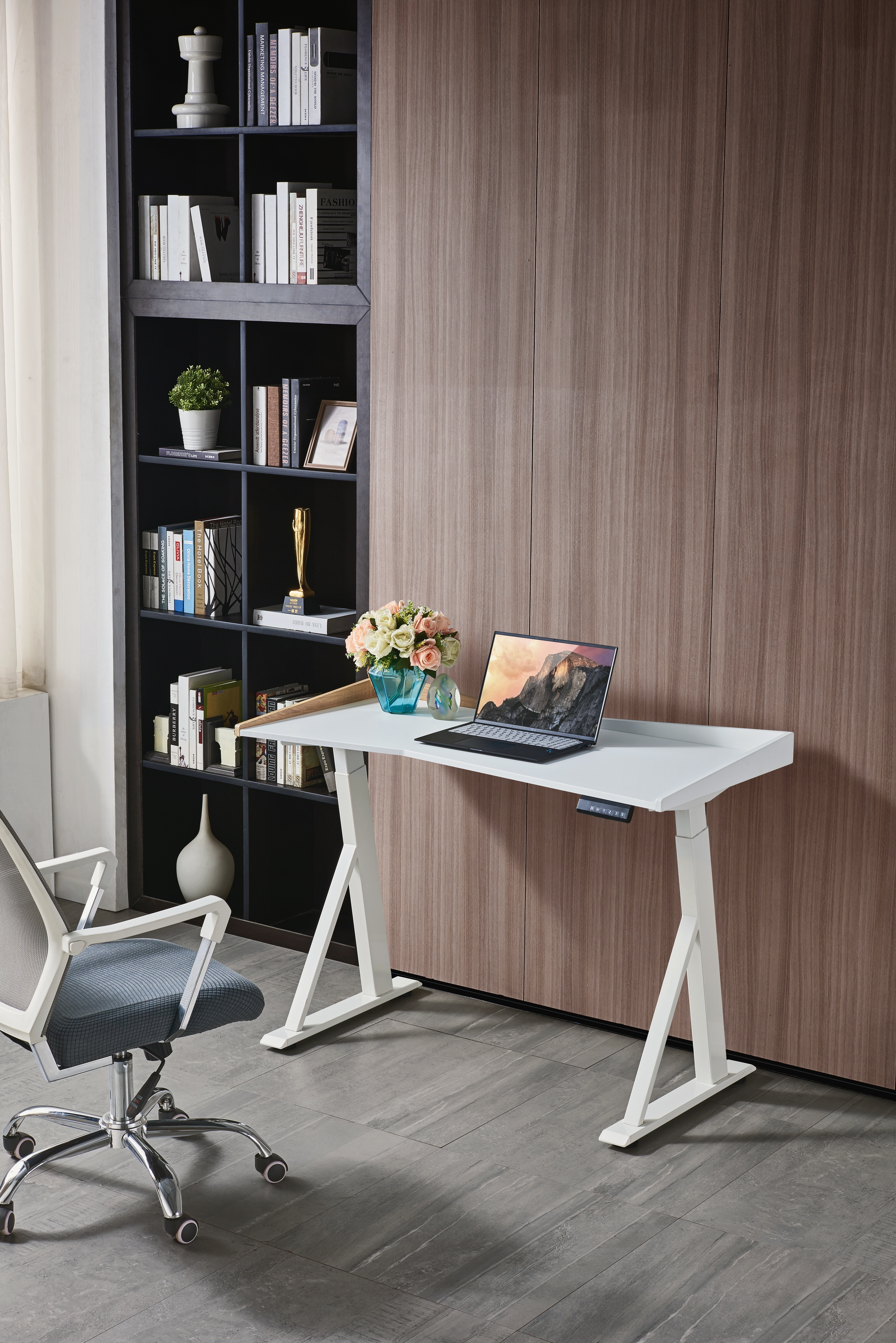 Electric lifting table/desk