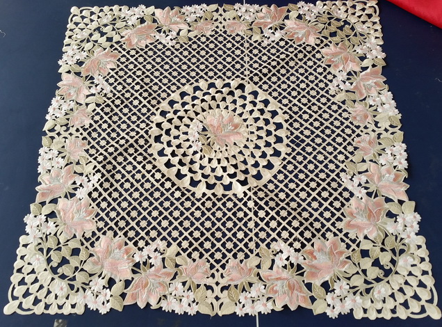 Embroidered Tabletopper