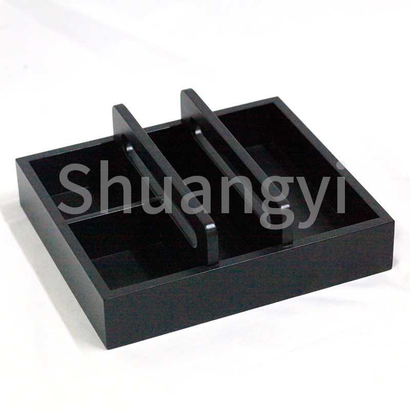 Bamboo storage box with handle