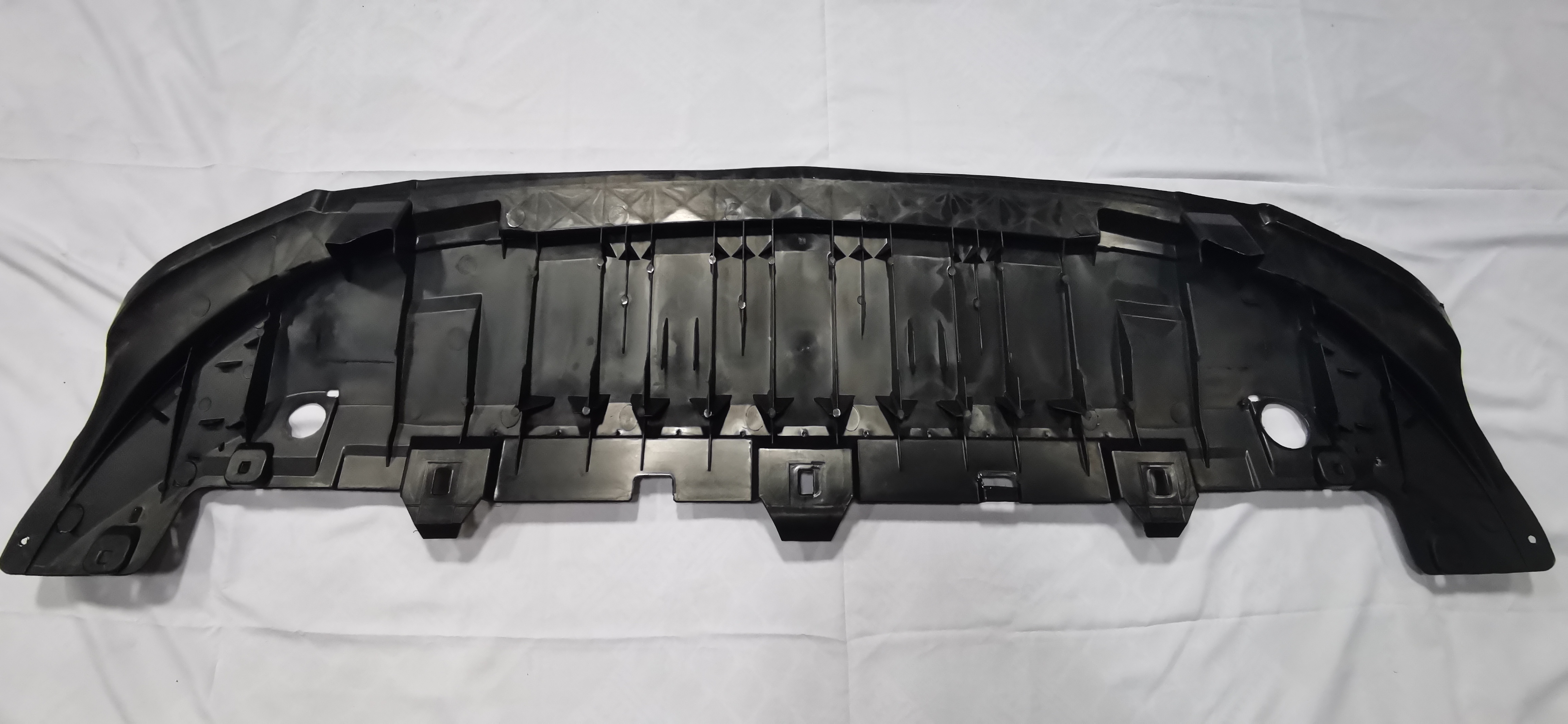 Benz 246 B-Klasse Cover under the bumper 2468850036