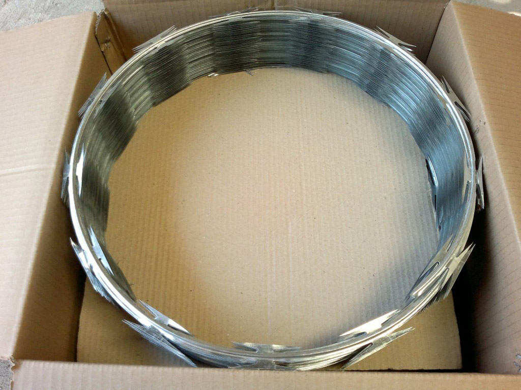 BTO-22 Galvanized Razor wire
