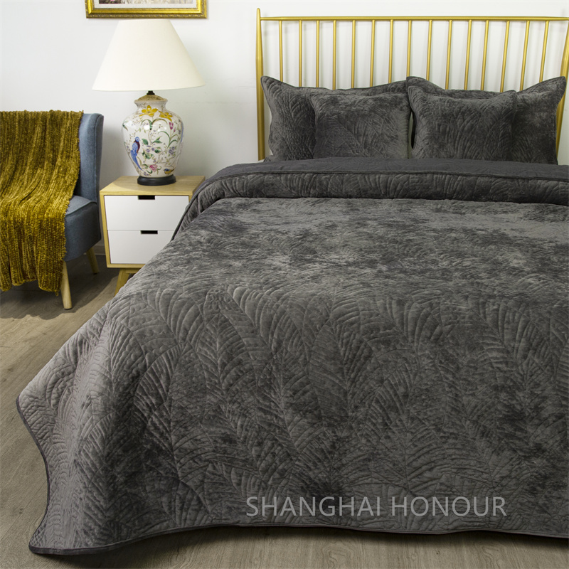 Holland velvet emboridery bedspread