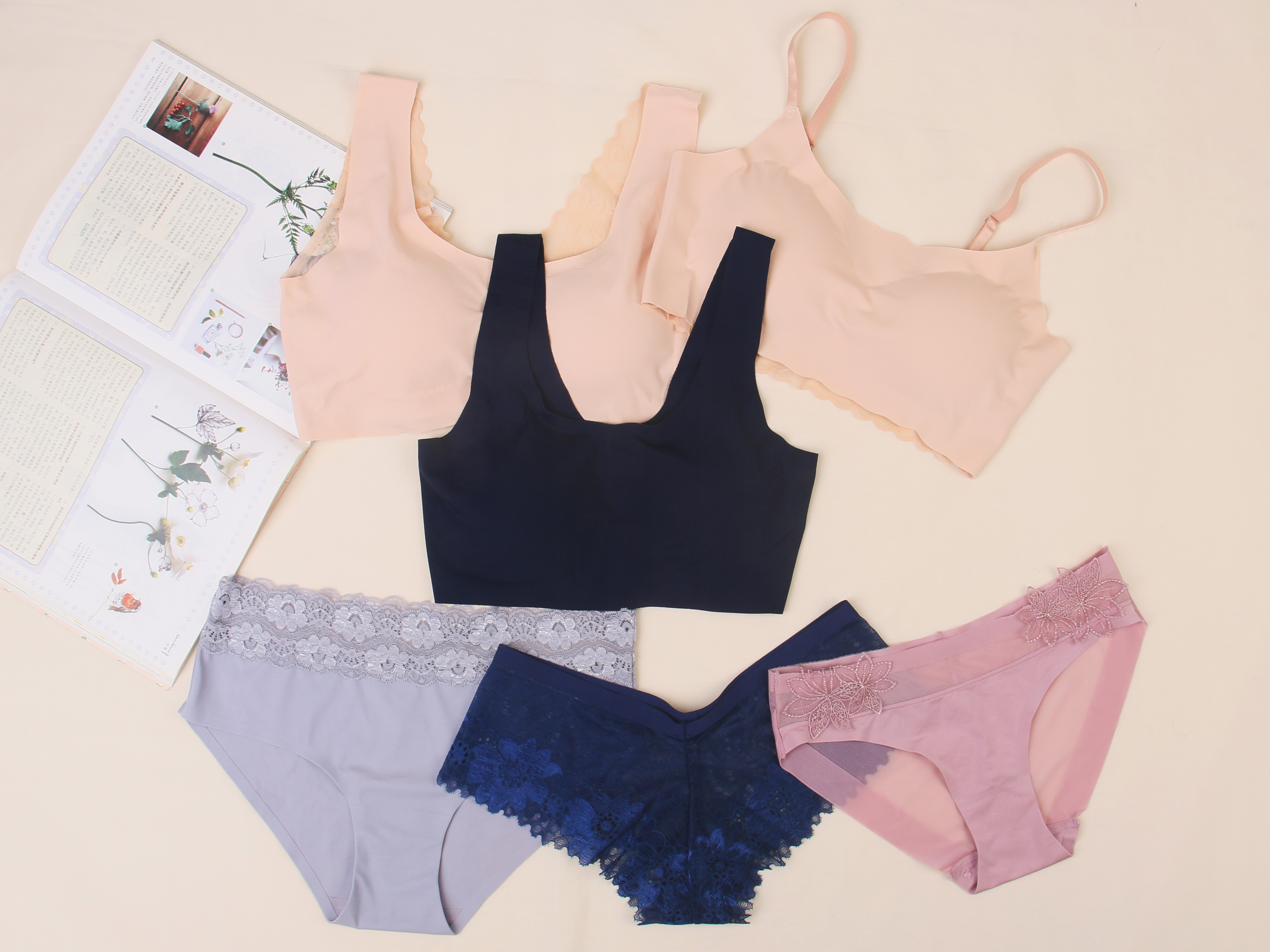 women lingerie bra and brief set bonding style lace