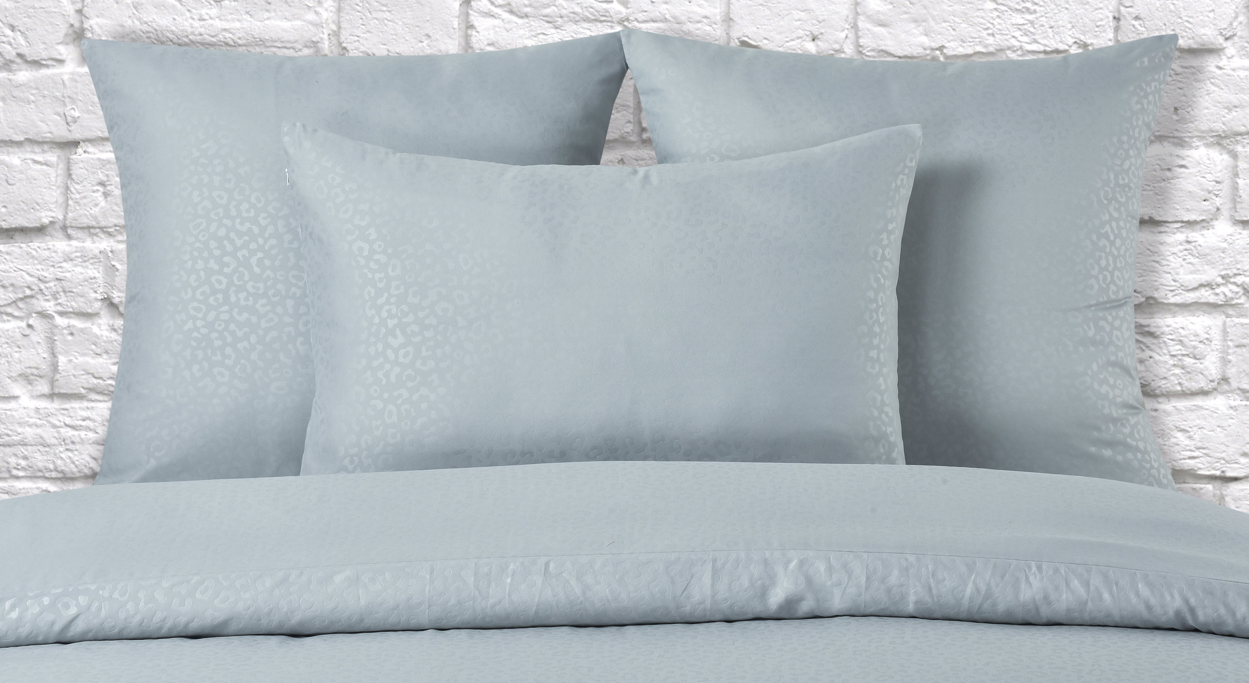 Embossed MF duvet sets
