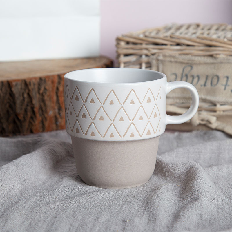 14OZ ceramic coffee mug upper half matte + underglaze silk screen, lower half makeup mud