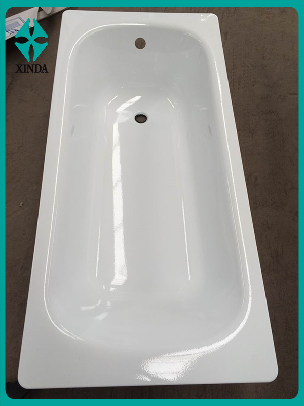 Steel enamel bathtub