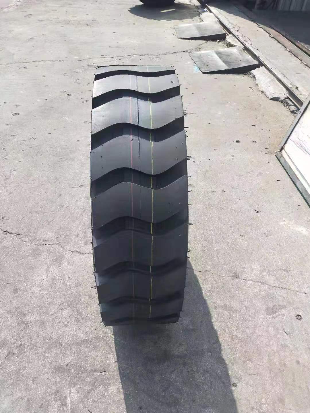 QINGDAO HENGDA TYRE CO.,LTD. – llanta de caucho 2