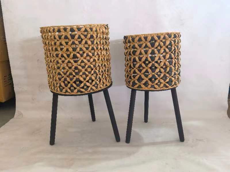 Straw baskets