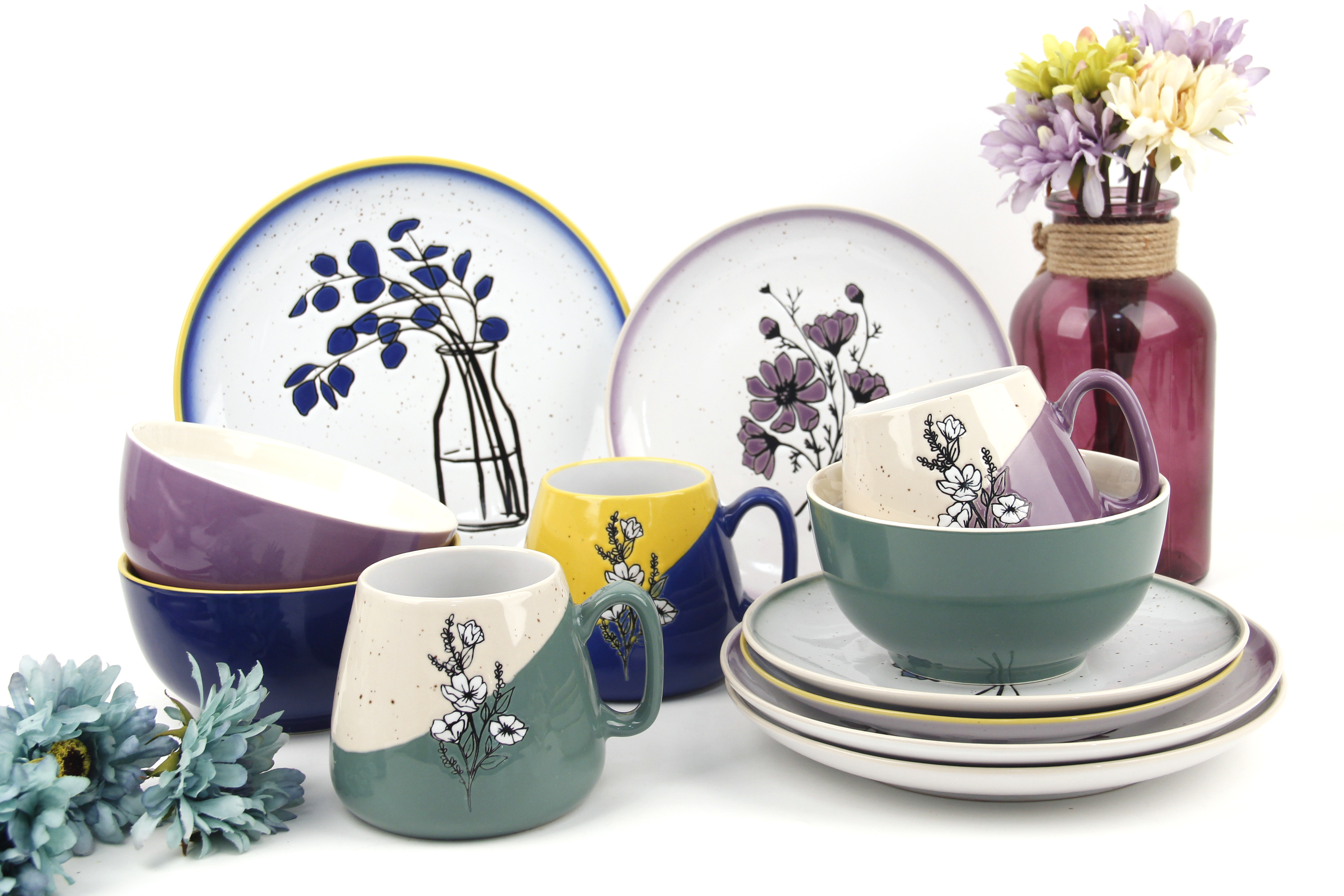 Round ceramic dinnerware set