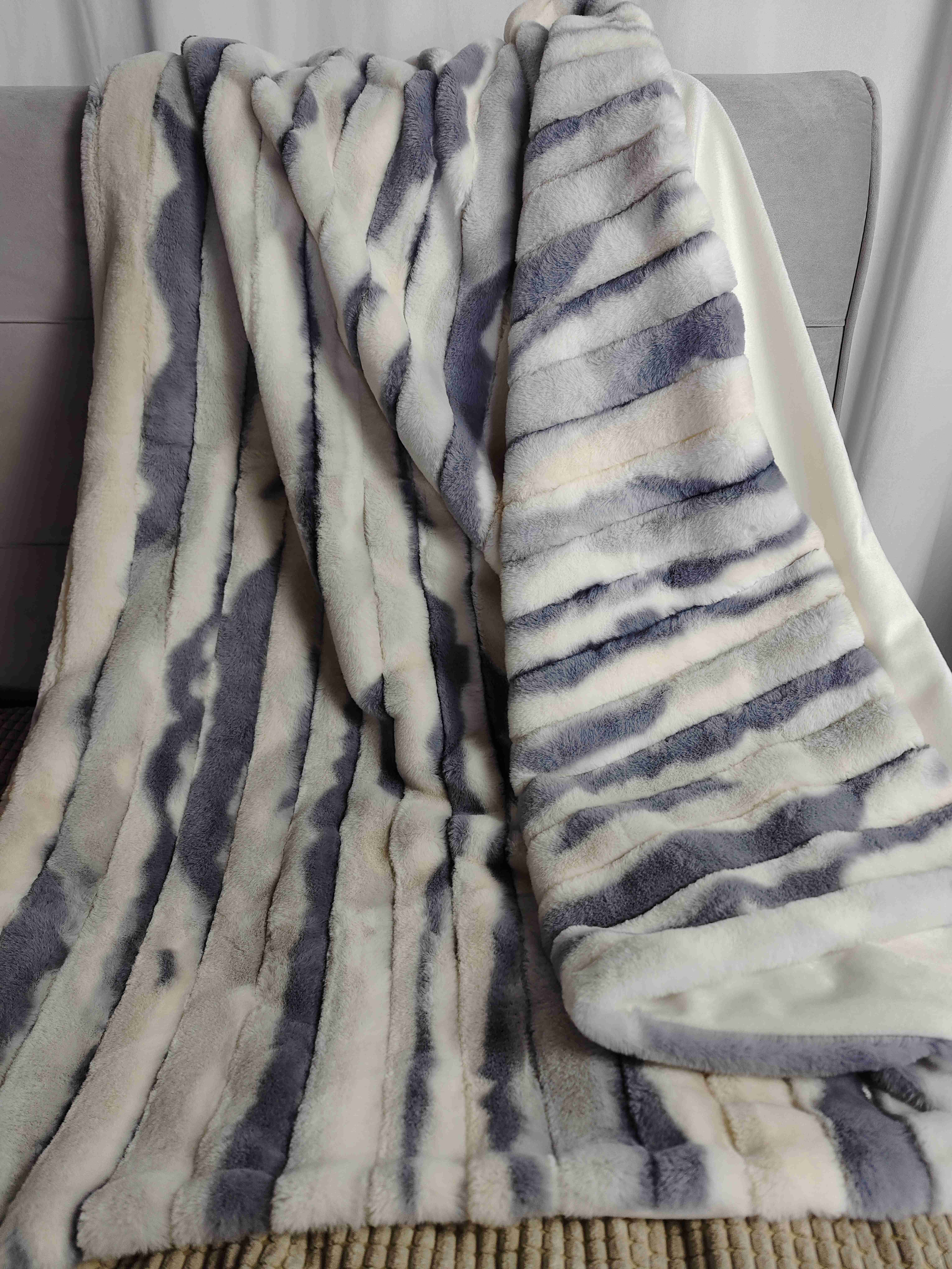 polyester faux fur blanket