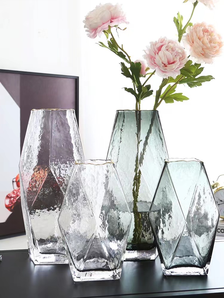 Glass vase