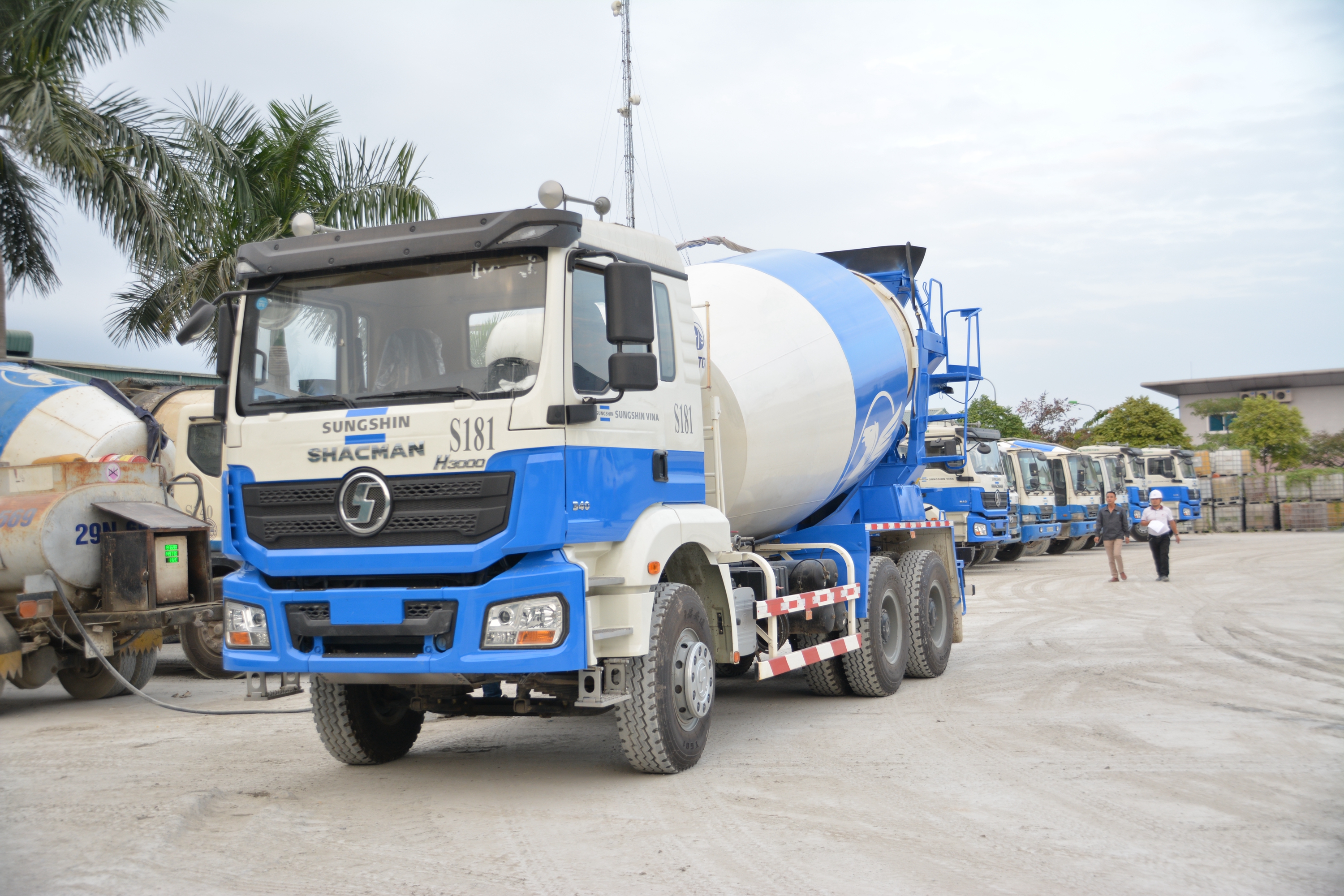 H3000 cement mixer truck