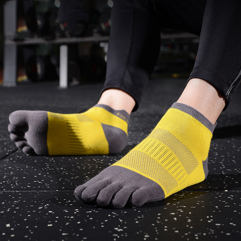 Five fingers socks