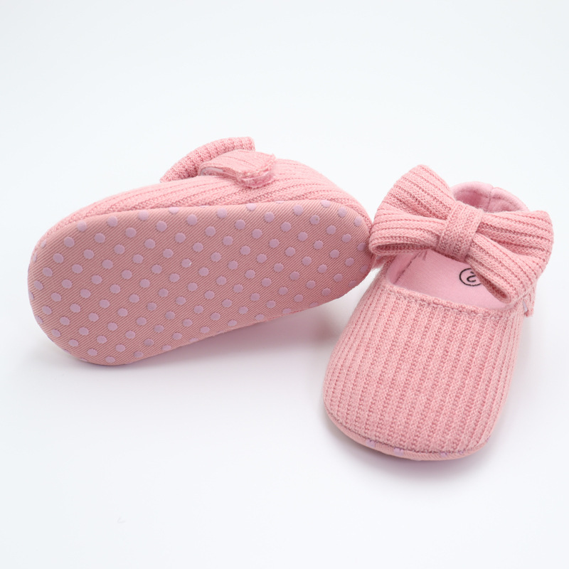 Cute bow baby shoes