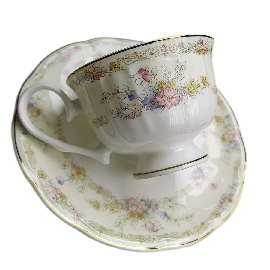 Bone china dinnerware set plate tea cup and saucer