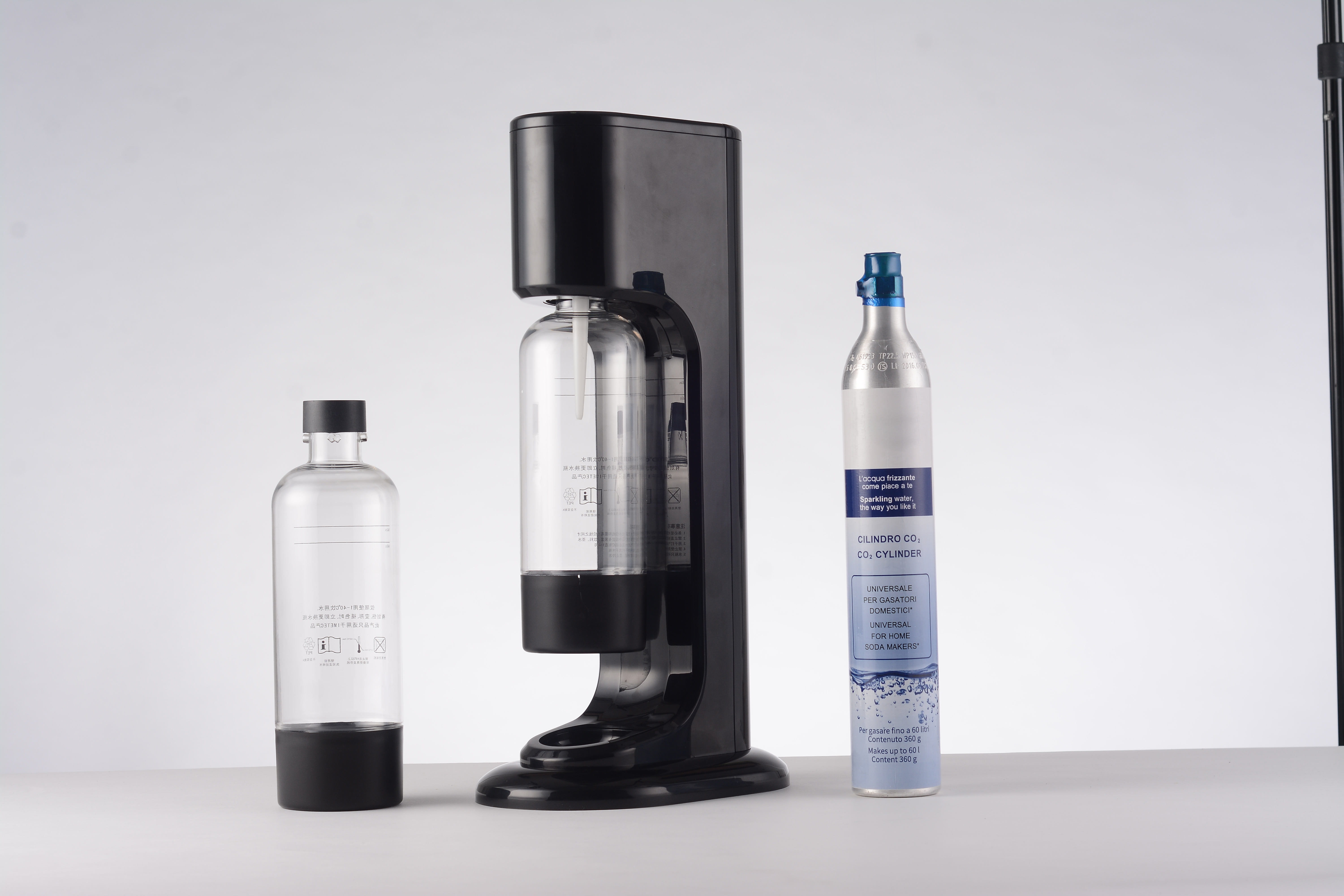 Quick soda maker