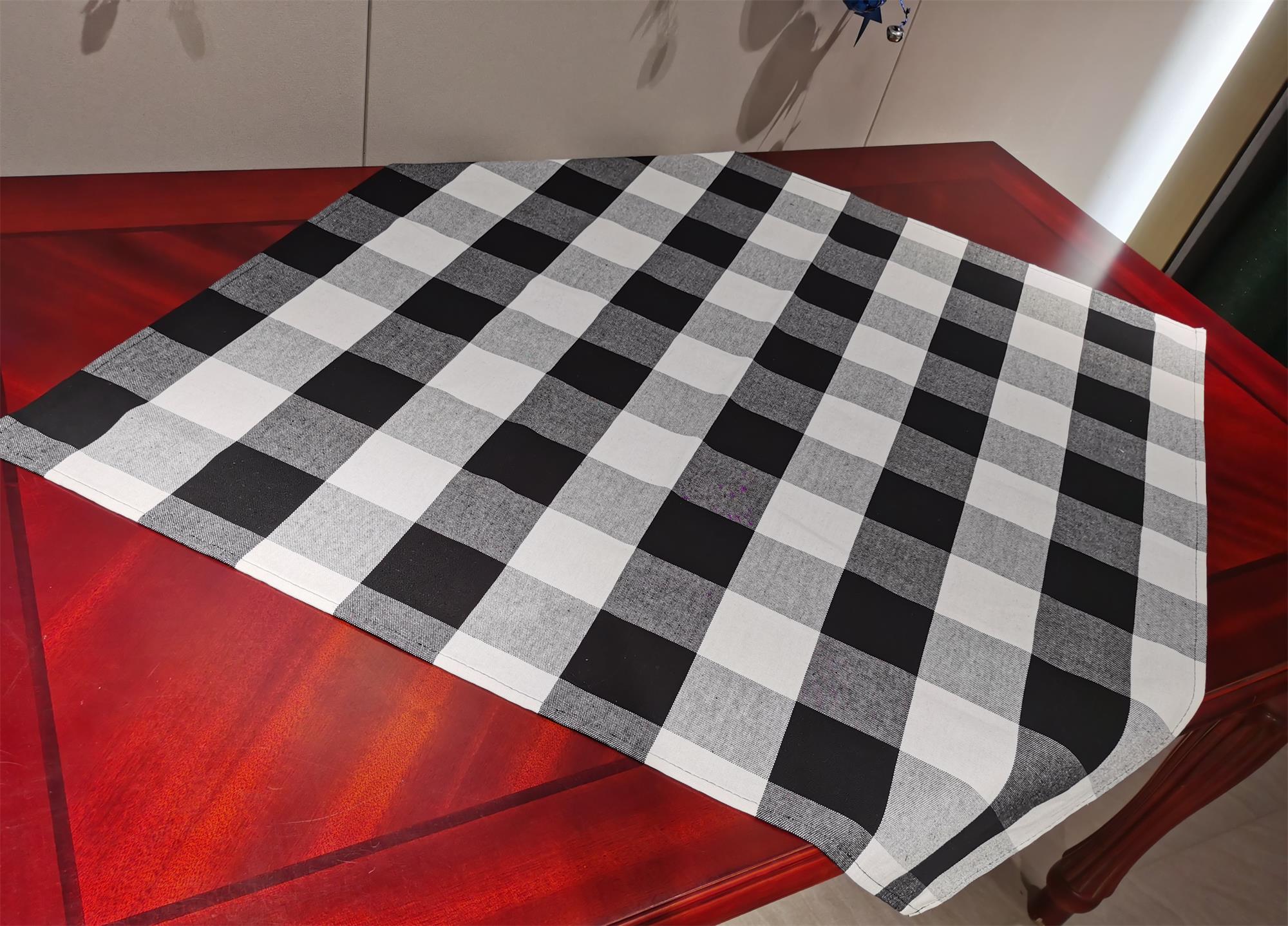 Cotton plaid tablecloth)
