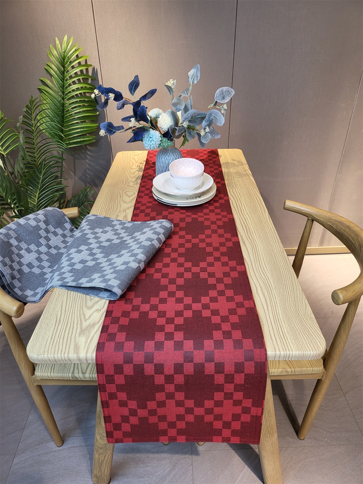 70%polyester And 30%cotton Yarn Dyed Table Runner