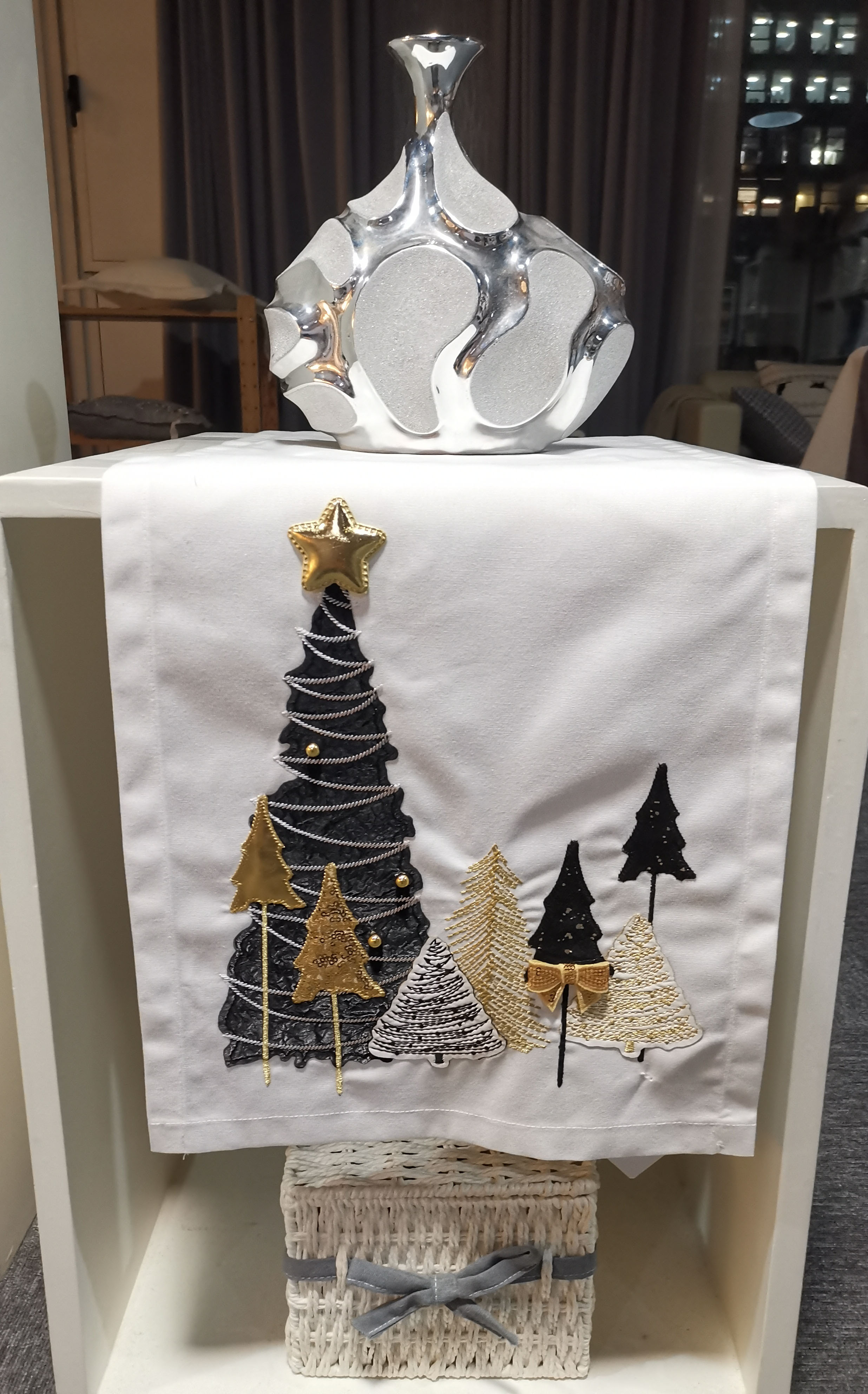Christmas tree ，patch ，christmas star ，embroidery cushion