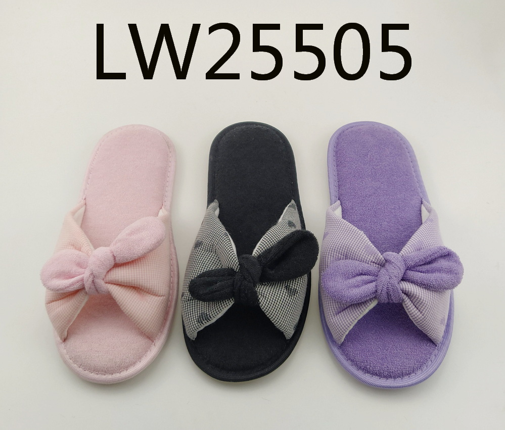 Indoor ladies slippers