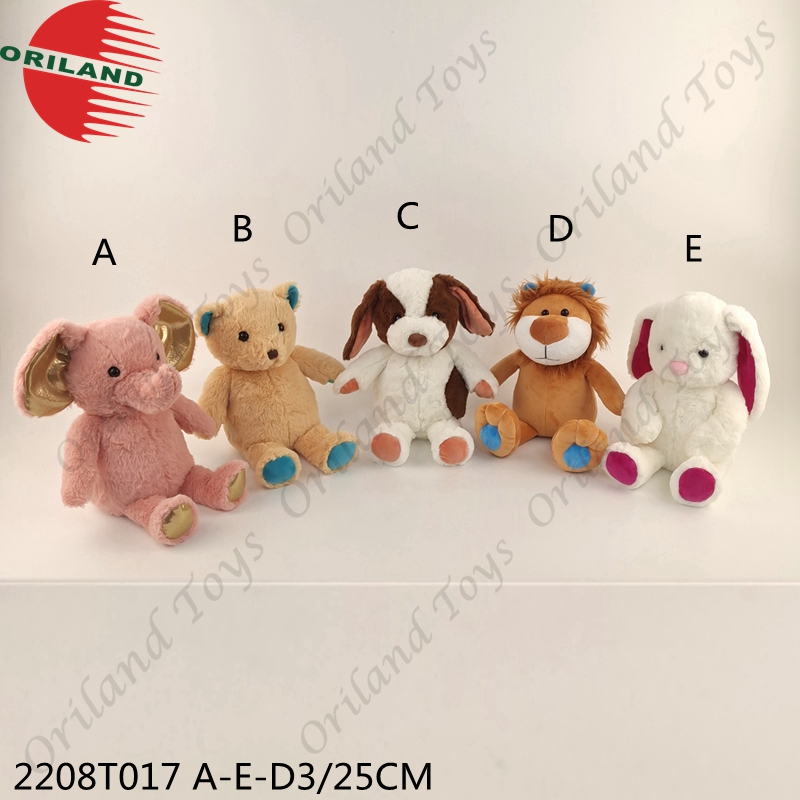 Cuddle plush animal toys with contrasting colors