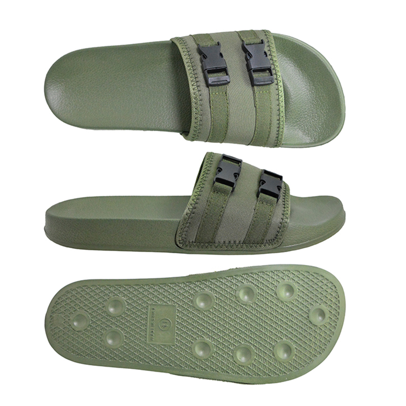 Men's injection slippers