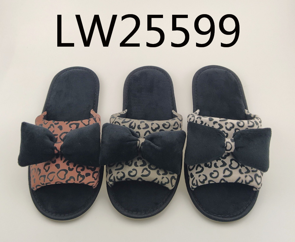 Indoor ladies slippers