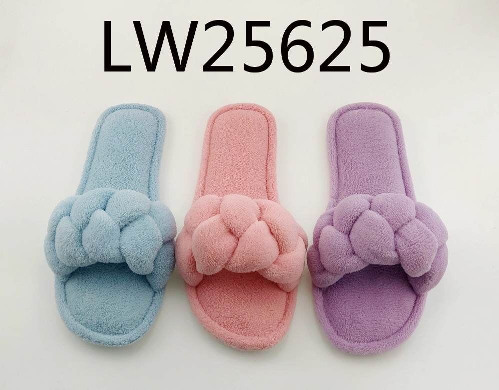 Indoor ladies slippers
