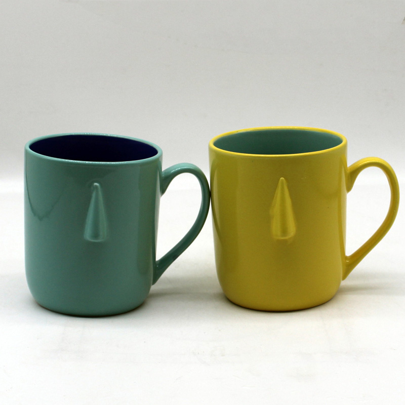2tones color ceramic mug with embossed design