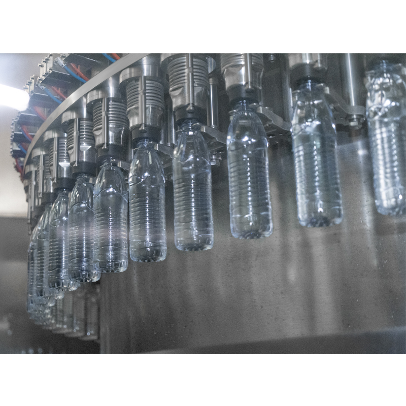 Blowing-Filling-Capping Combiblock
