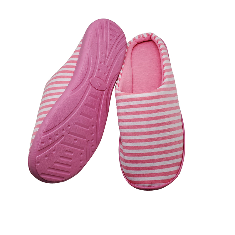 Women's plush slippers