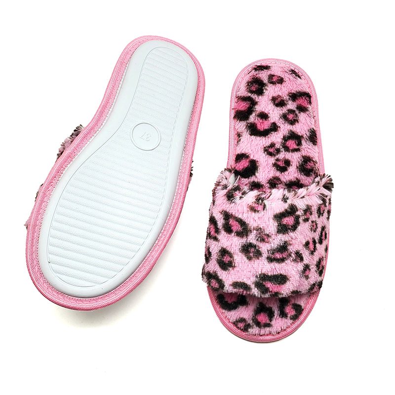 Women's plush slippers