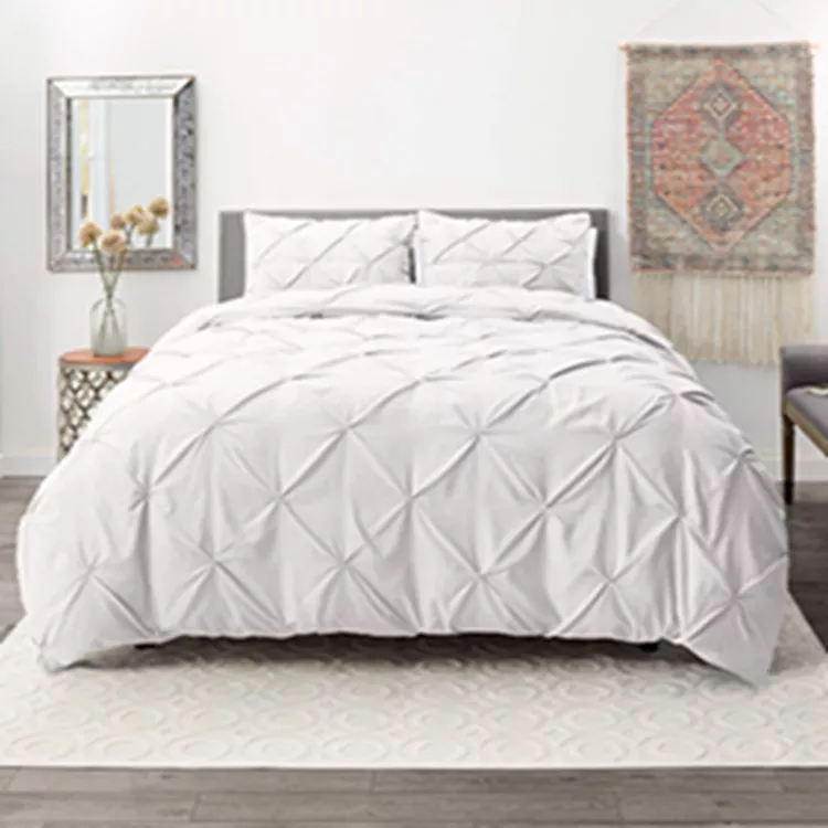 Tufted sheet set