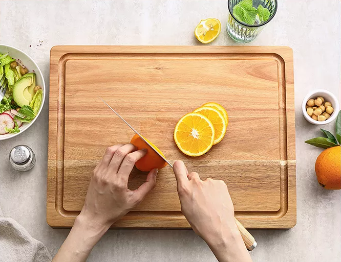Wooden chopping board/cutting board