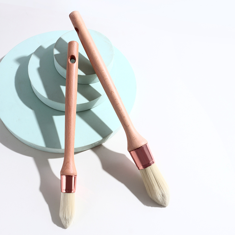 Round paint brush