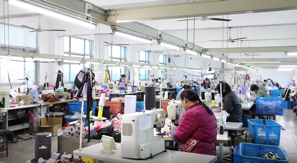 Yangzhou Laichun Industrial and Trade Co., Ltd. – knitted scarves 3