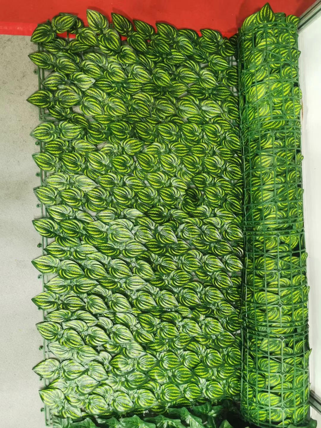 PVC net with artificial leaves