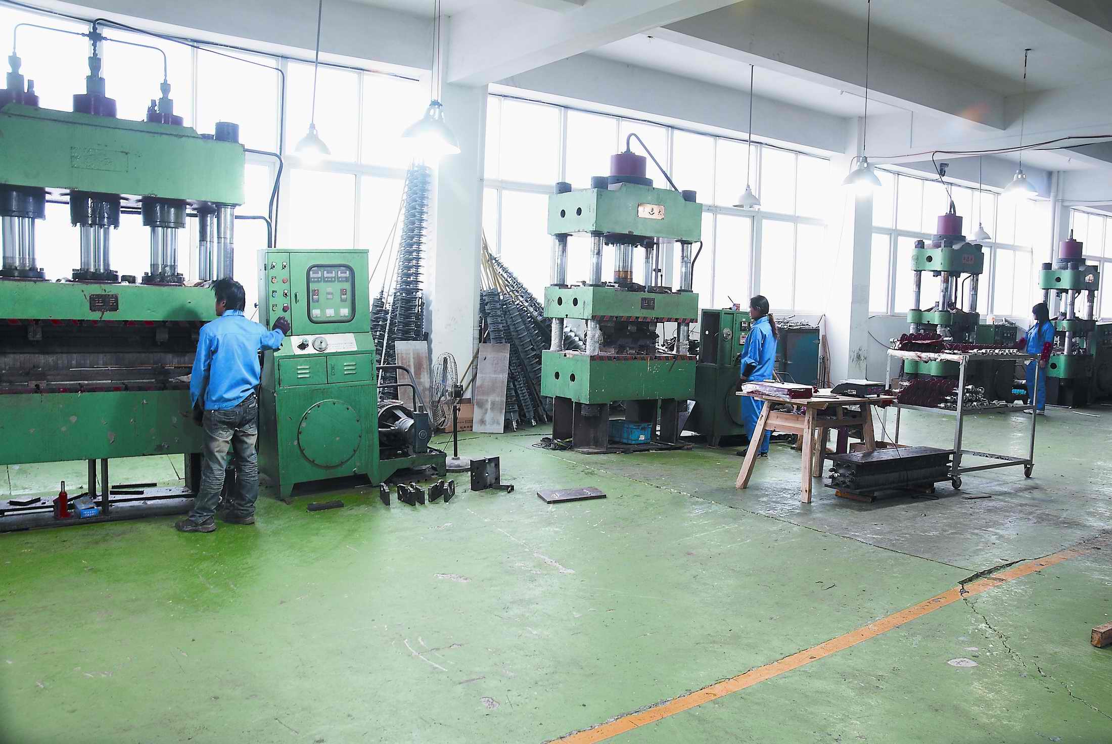 Fuzhou Xinxing Rui Import and Export Co., Ltd. – Composite insulators 1