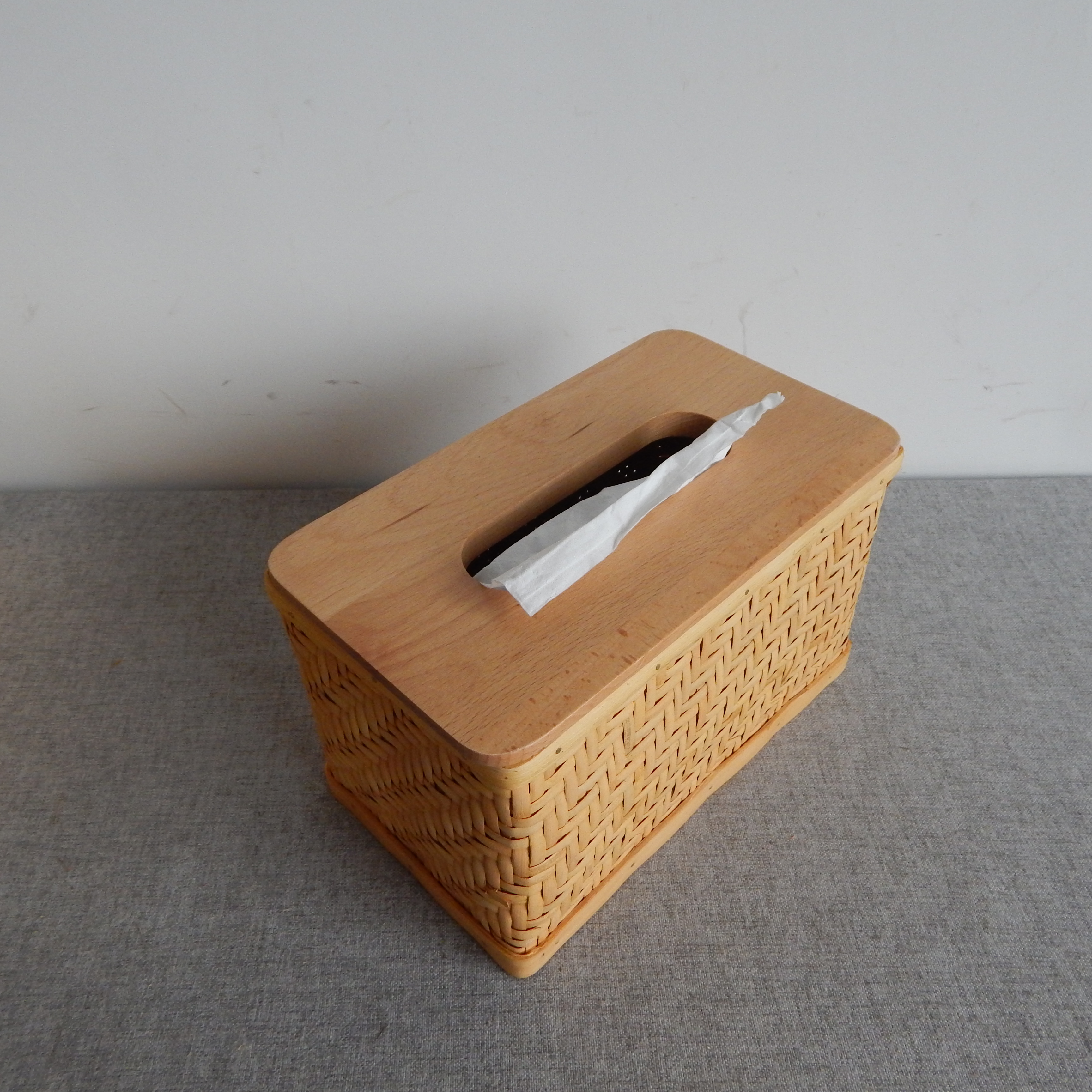 woodchip tissue basket