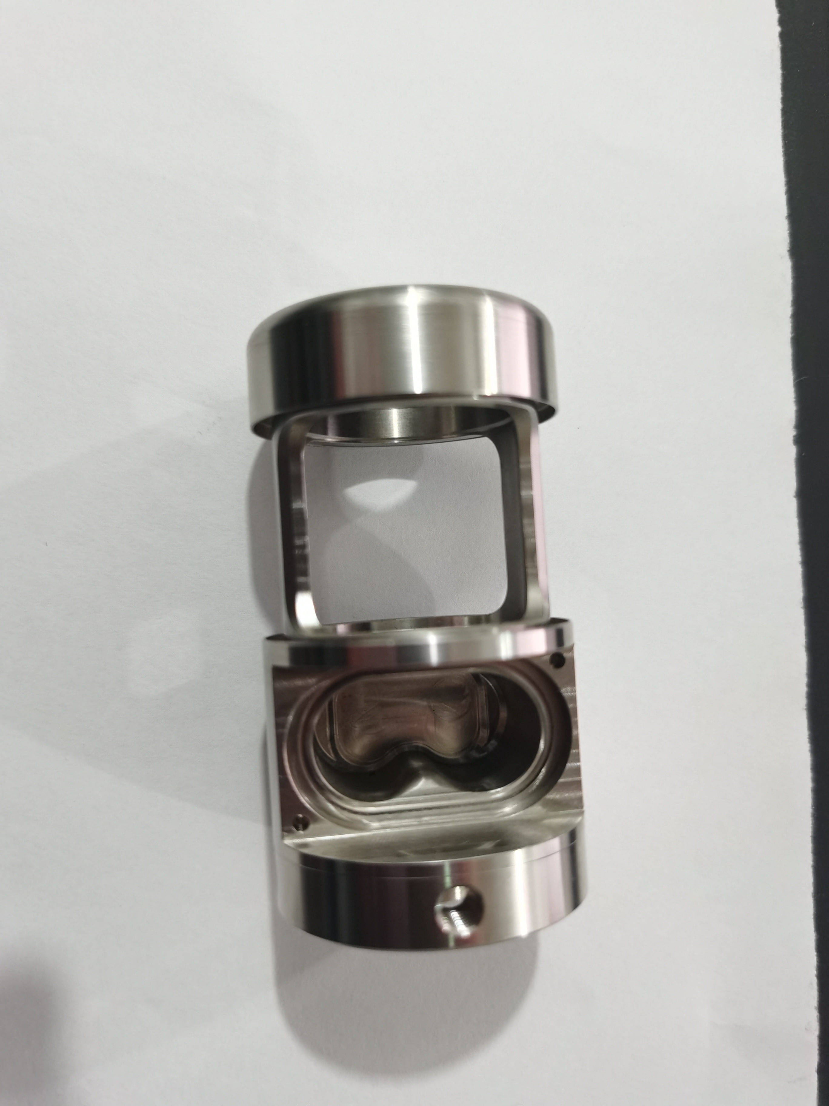 SUZHOU HENGSHENG I/E CO., LTD. – tornillo de acero 1