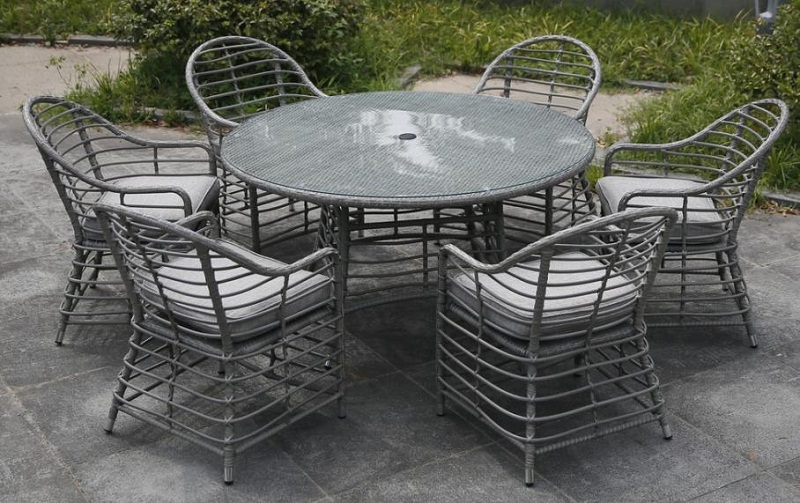 Alum rattan dining set