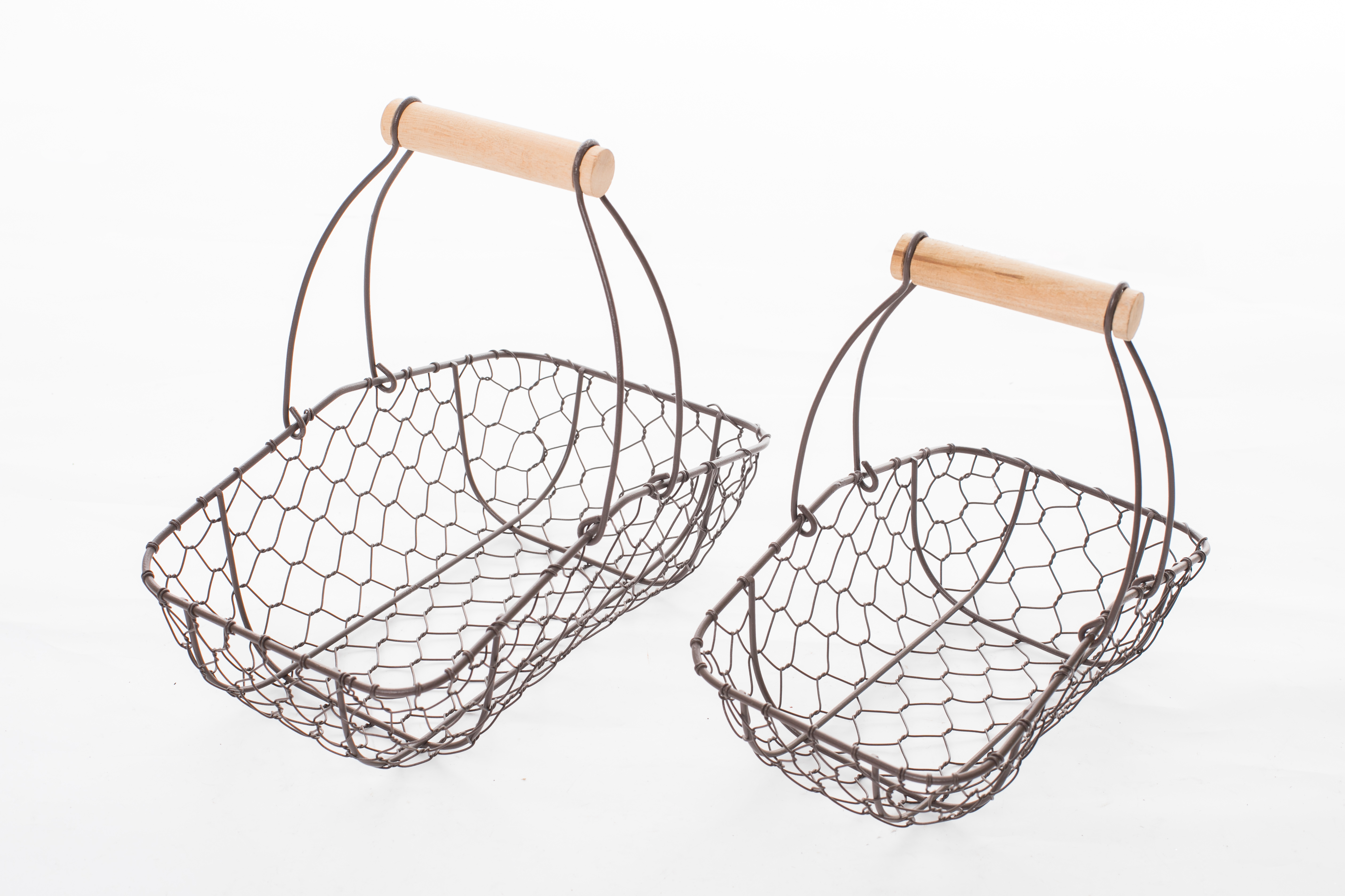 Wire Basket with Wooden Handles Vintage Style Storage Basket Set of 2
