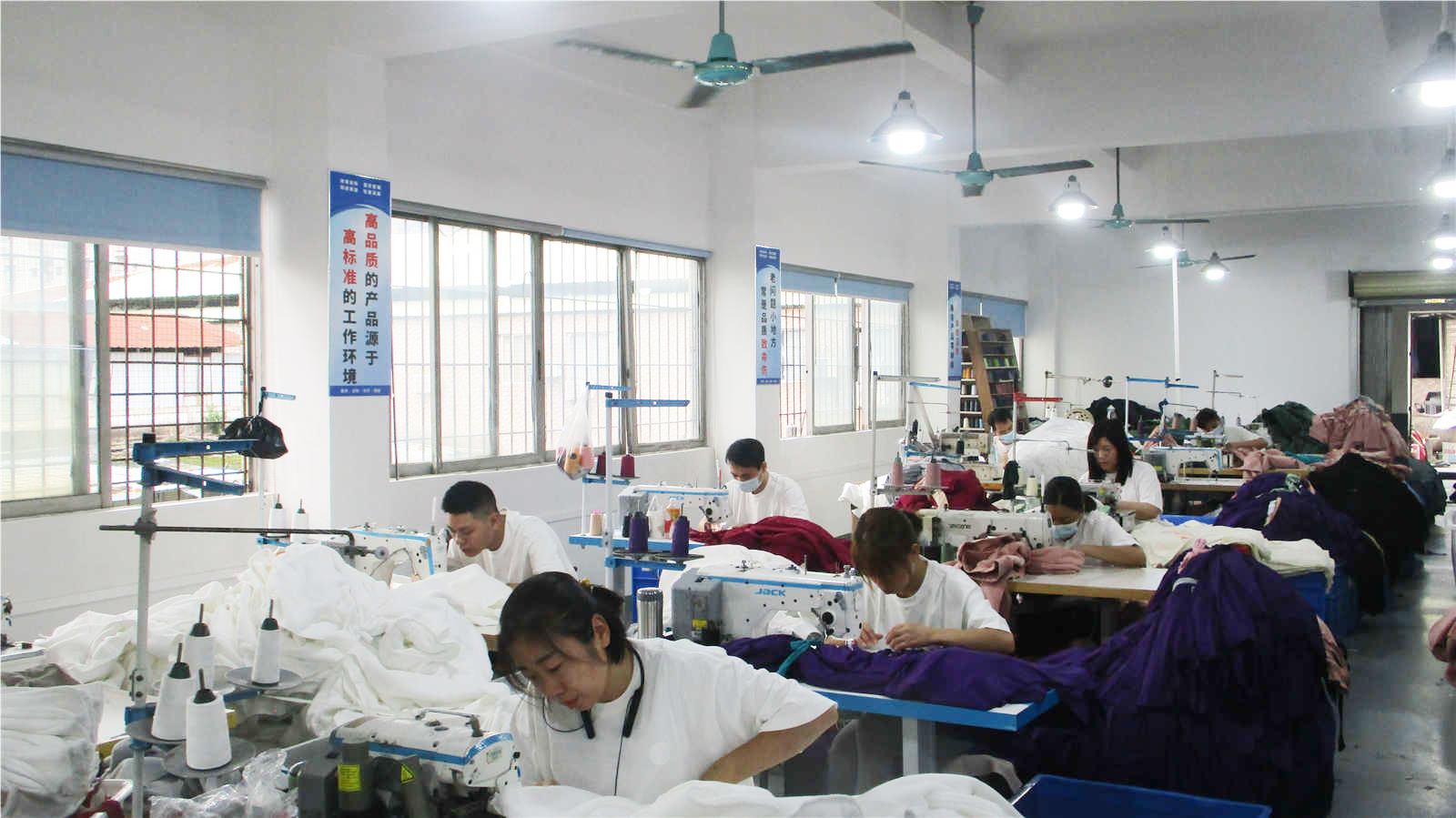 Shenzhen Zhihongfeng Industrial Co., Ltd. – Men's pullovers 1