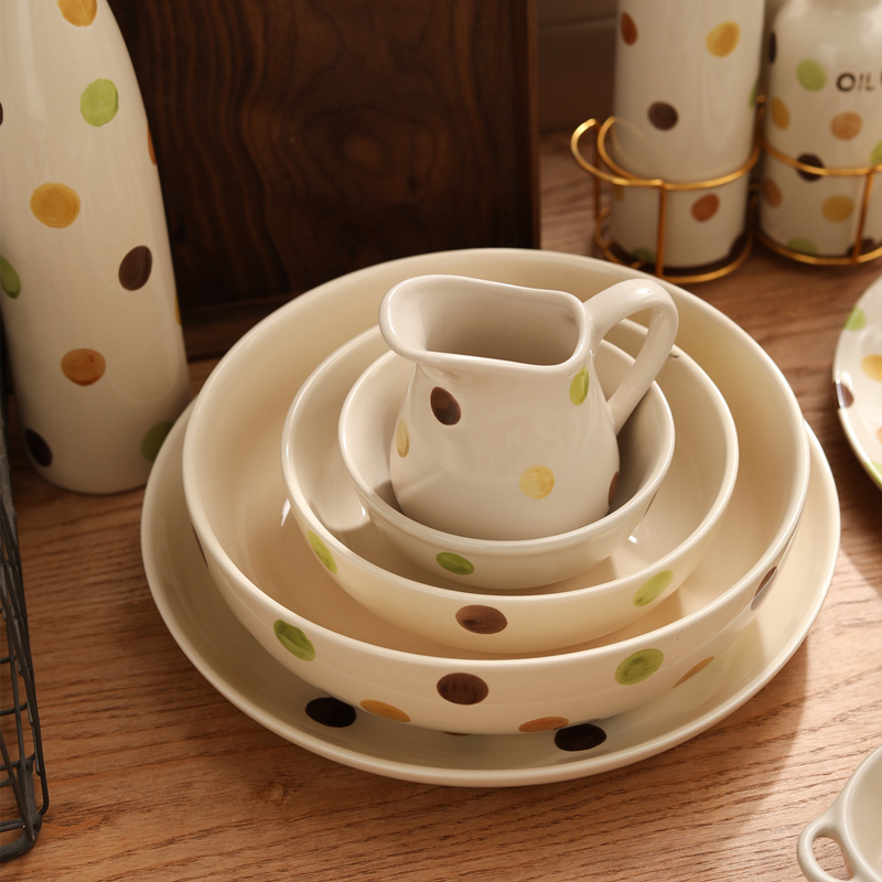 Ceramic color dot cutlery set
